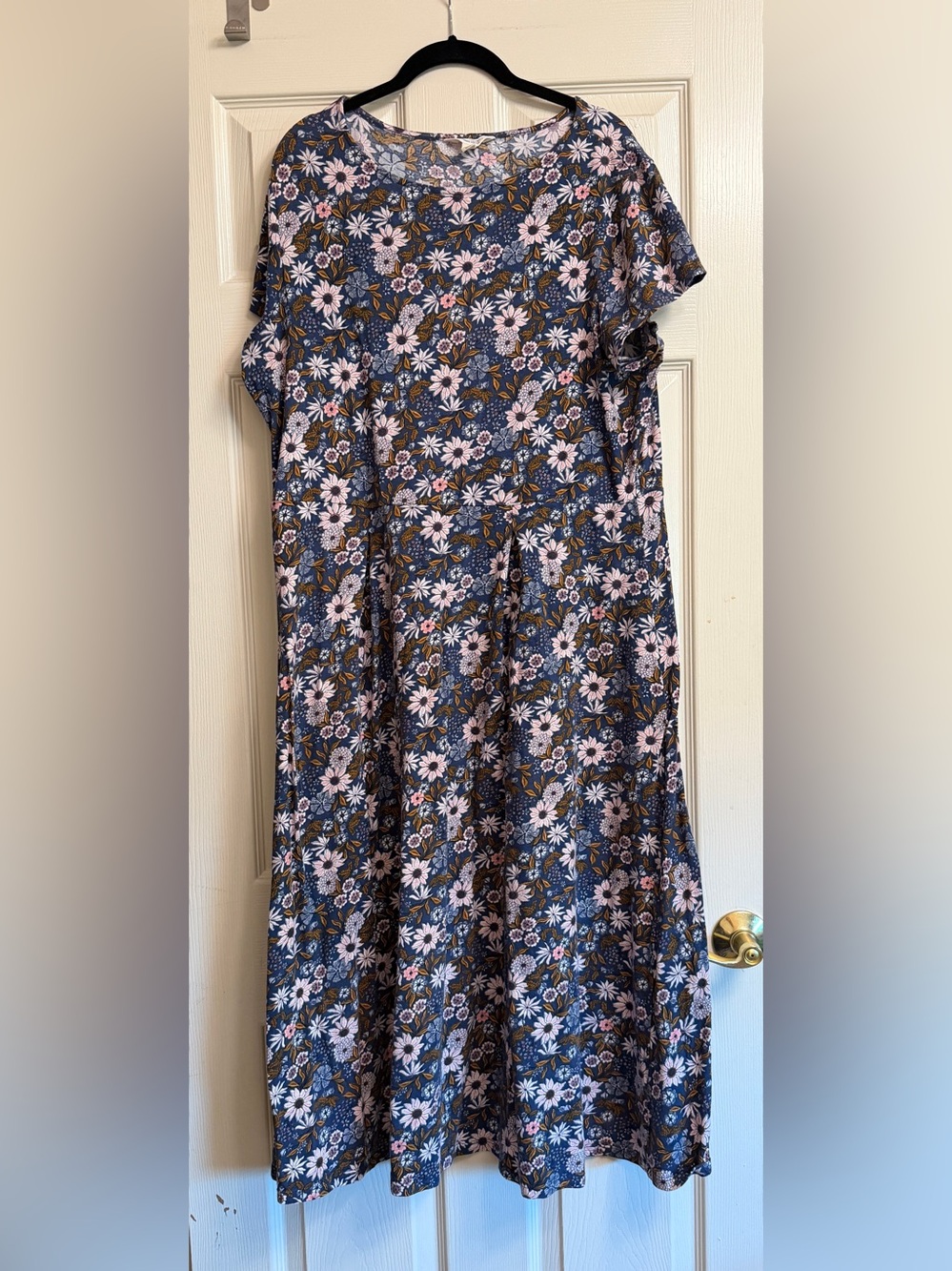 Seasalt Cornwall organic cotton Women's “April” Midi Dress in Navy and Pink